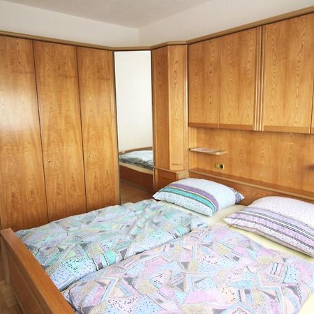 Geraeumige Ferienwohnung Im Zentrum Санкт Пьолтен Екстериор снимка