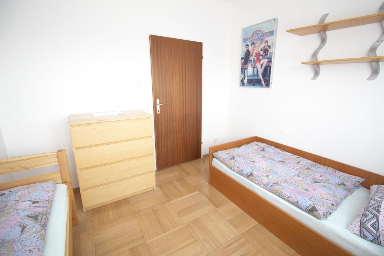 Geraeumige Ferienwohnung Im Zentrum Санкт Пьолтен Екстериор снимка