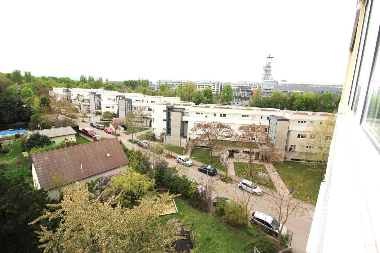 Geraeumige Ferienwohnung Im Zentrum Санкт Пьолтен Екстериор снимка